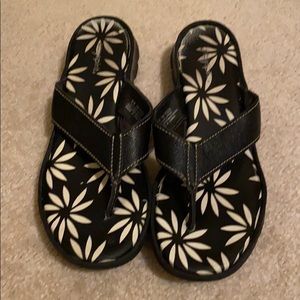 easy spirit women's slippers